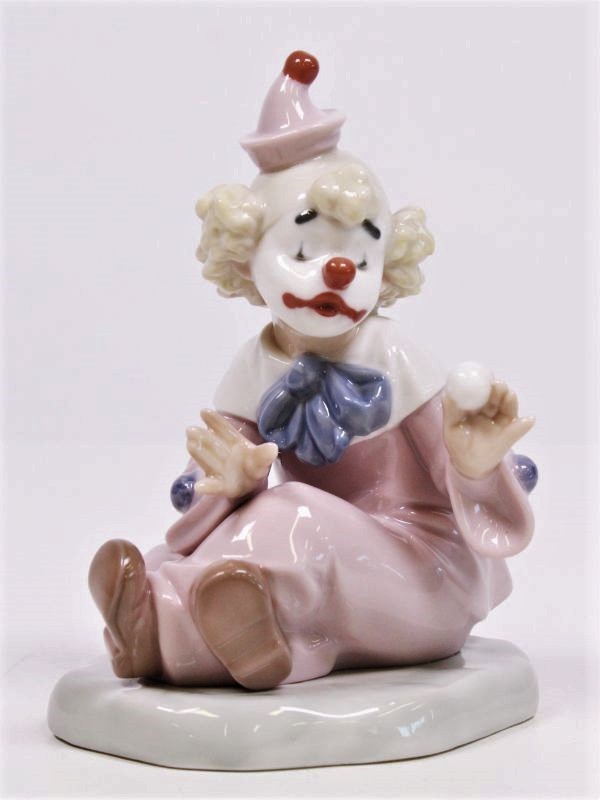 Lladro Nao clown 1992 "Now You See It"